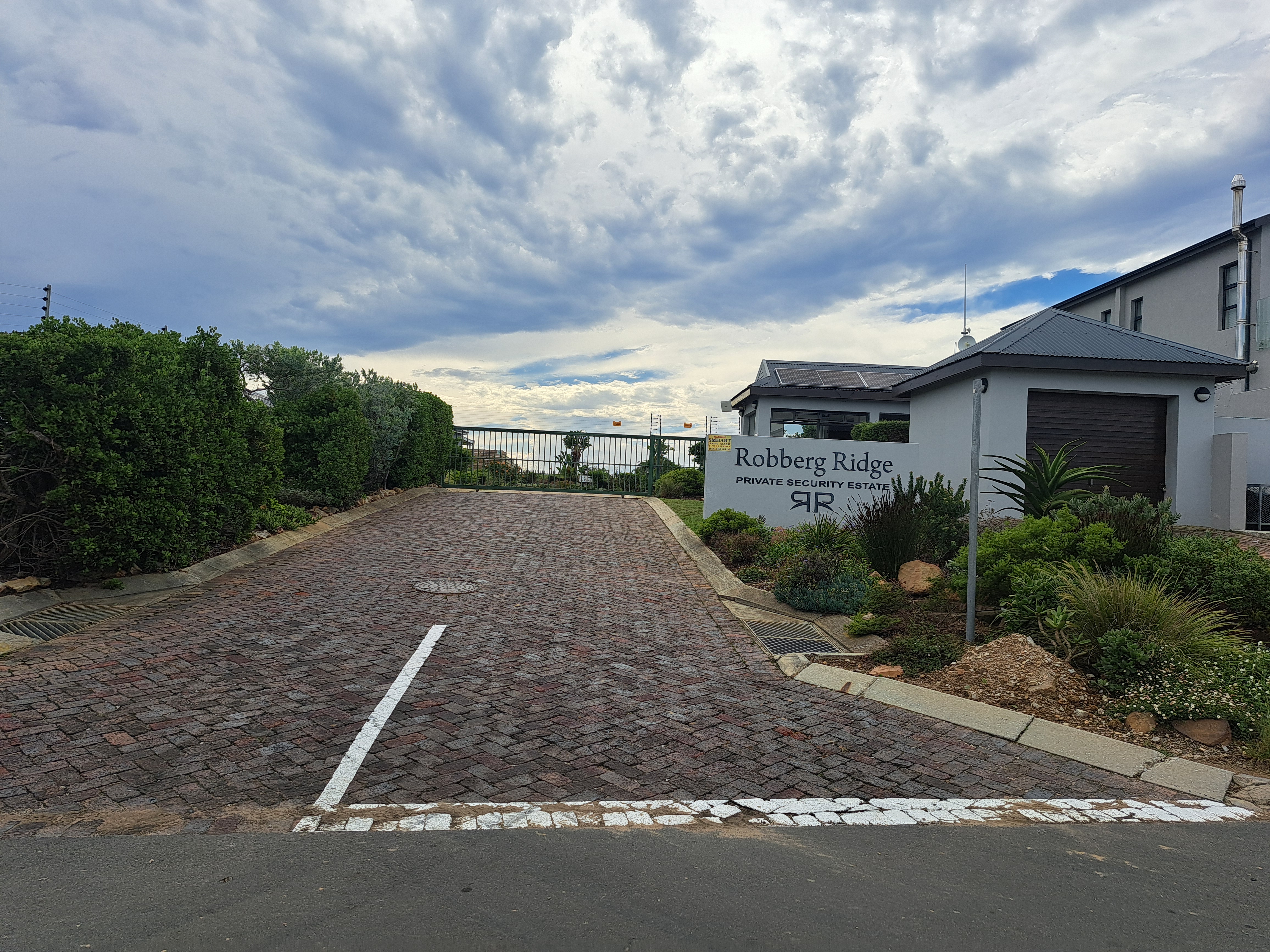 ROBBERG RIDGE 10287