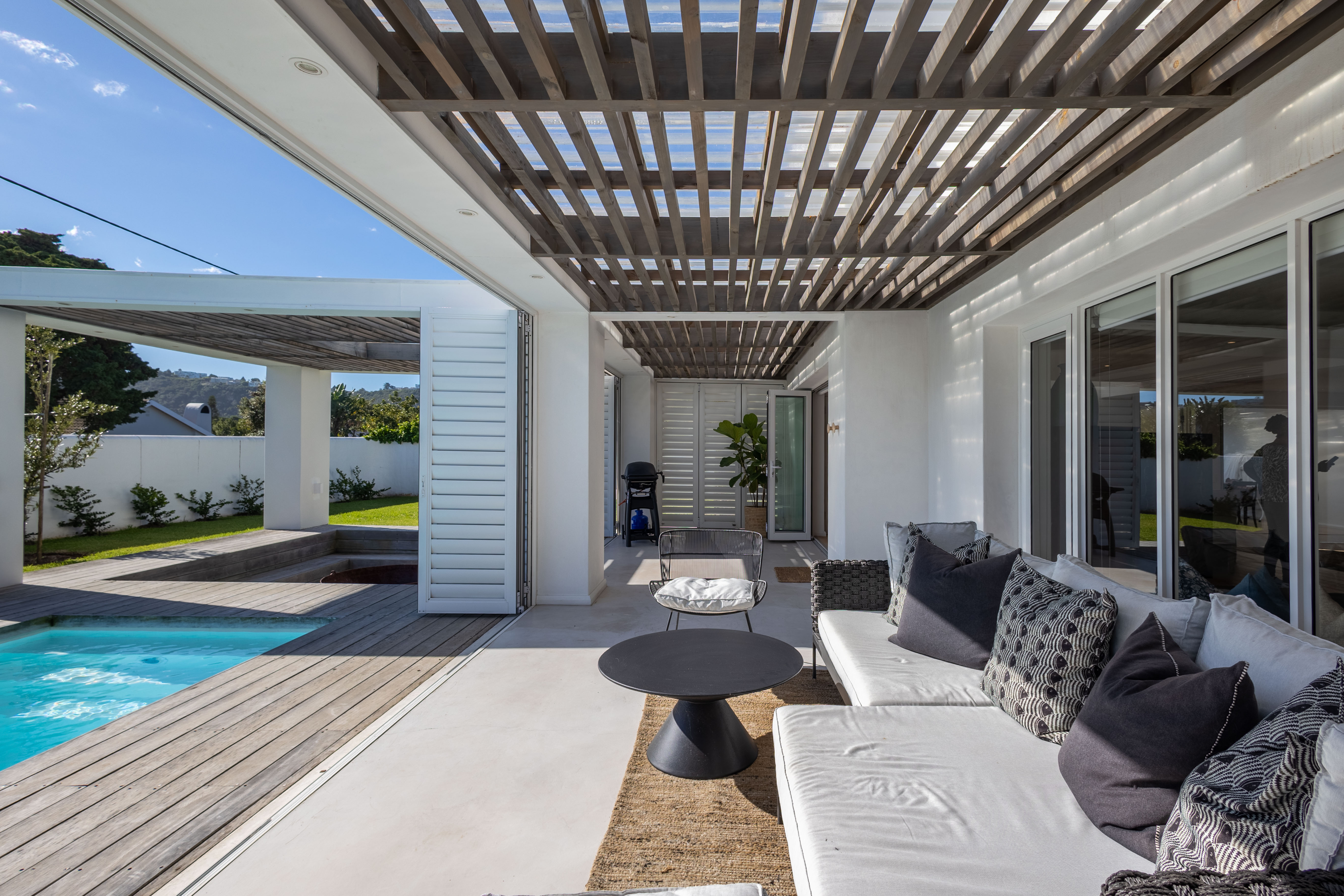 FARALLON AVE 2